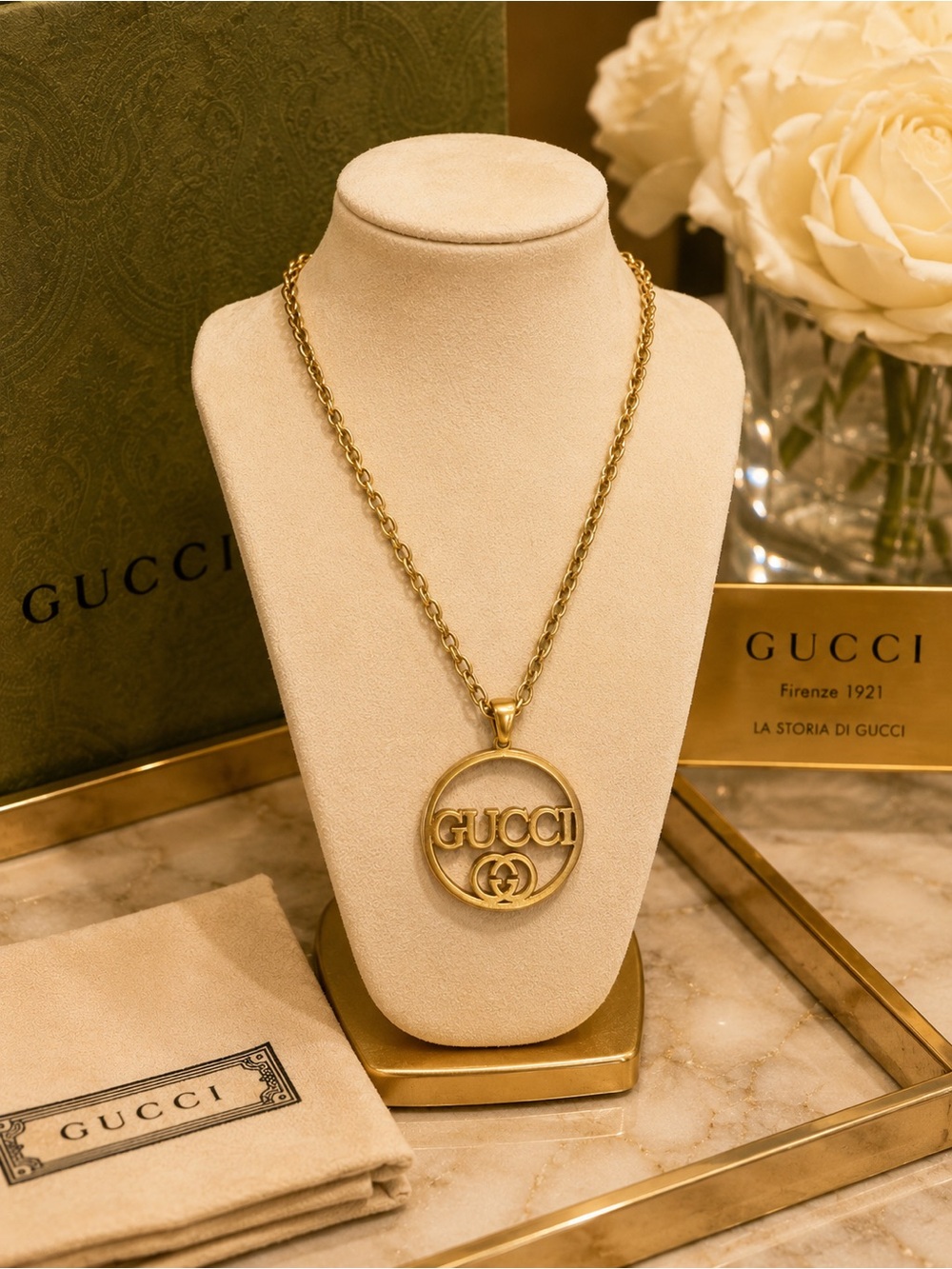 Luxury Fashion Gold Circle Pendant Necklace